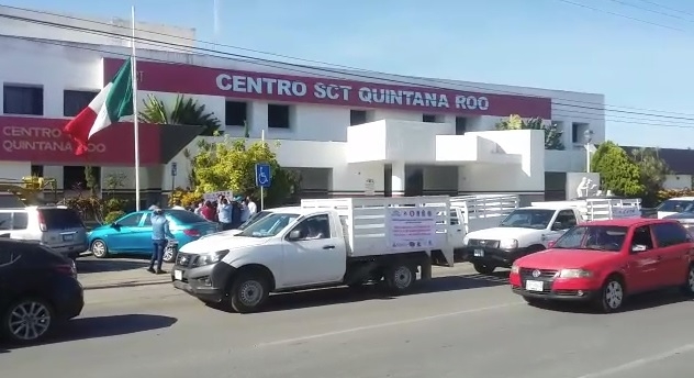 Constructores protestan en caravana contra la falta de empleos en Chetumal