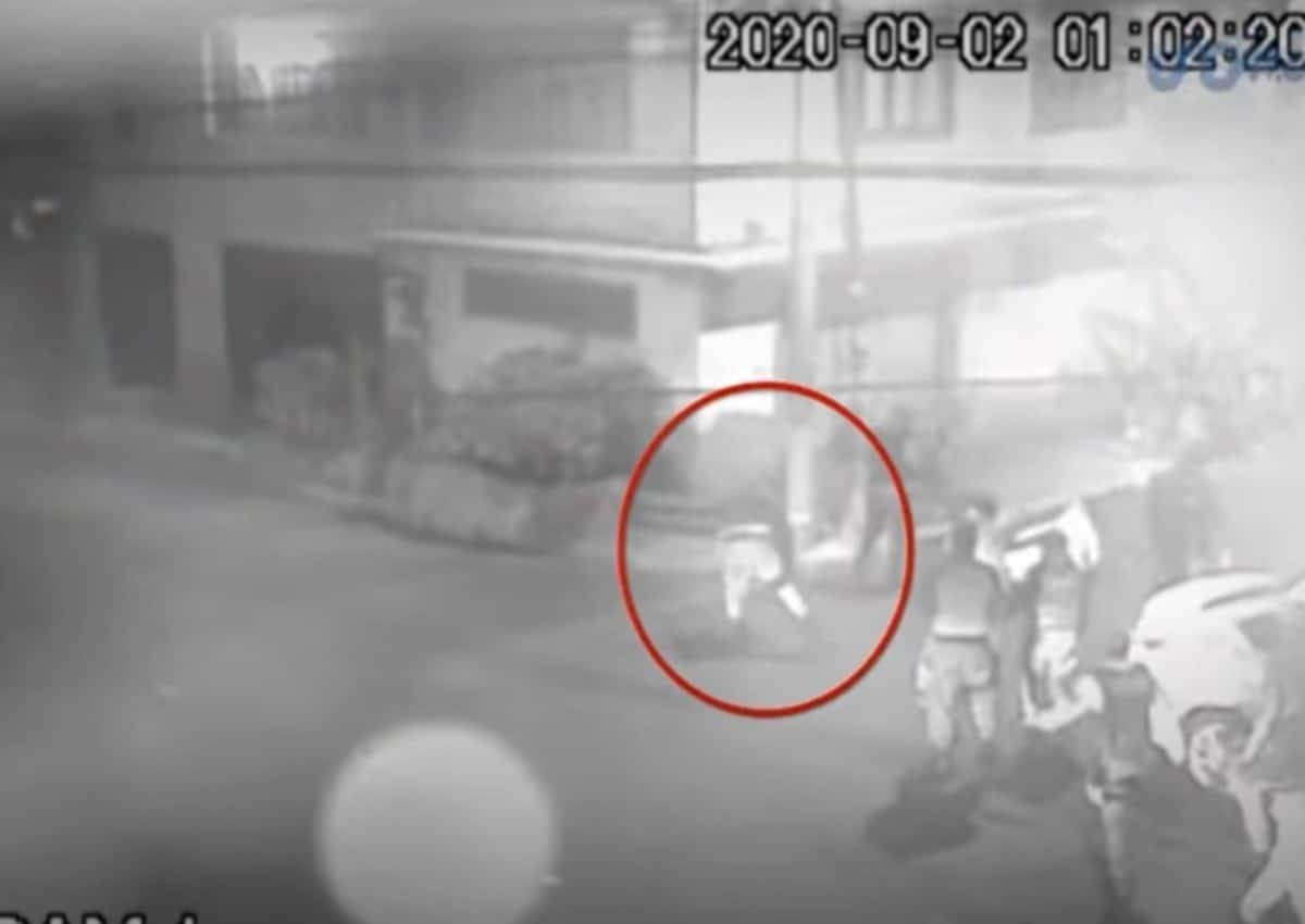 Policías golpean y roban a enfermera del IMSS que les pidió ayuda (VIDEO)