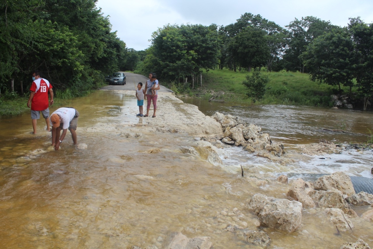 Carreteras de Chetumal continúan en mal estado tras el paso de tormentas y huracanes