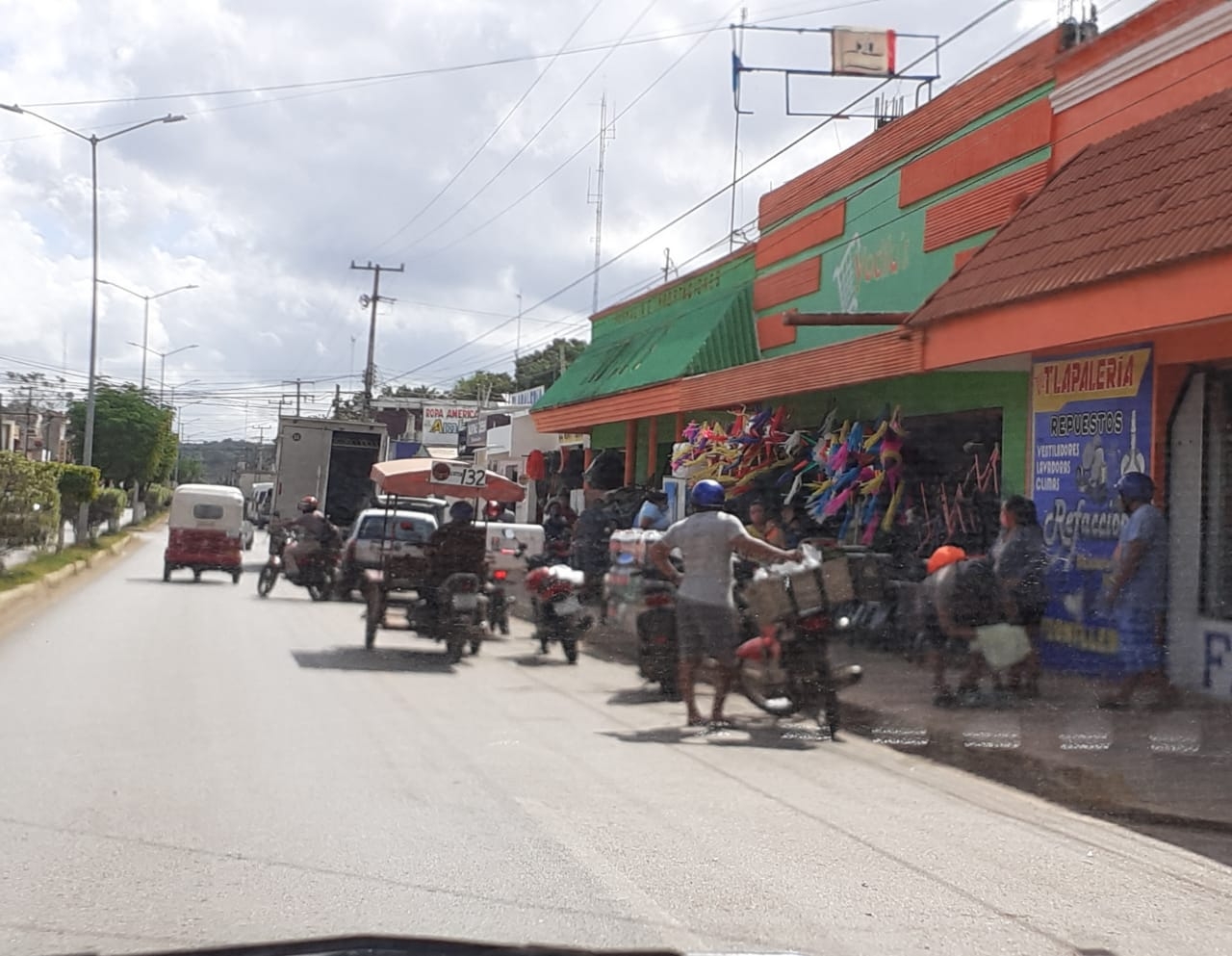 Muchas personas de las comunidades salieron a realizar diligencias y también a comprar su pago mensual