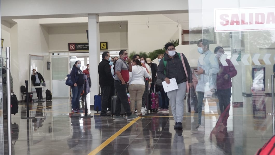 Viva Aerobus retrasa vuelo en el aeropuerto de Campeche por frente frío