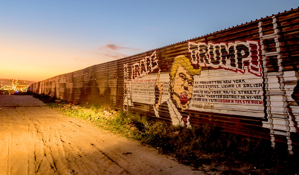 Muro fronterizo queda en el limbo tras salida de Trump