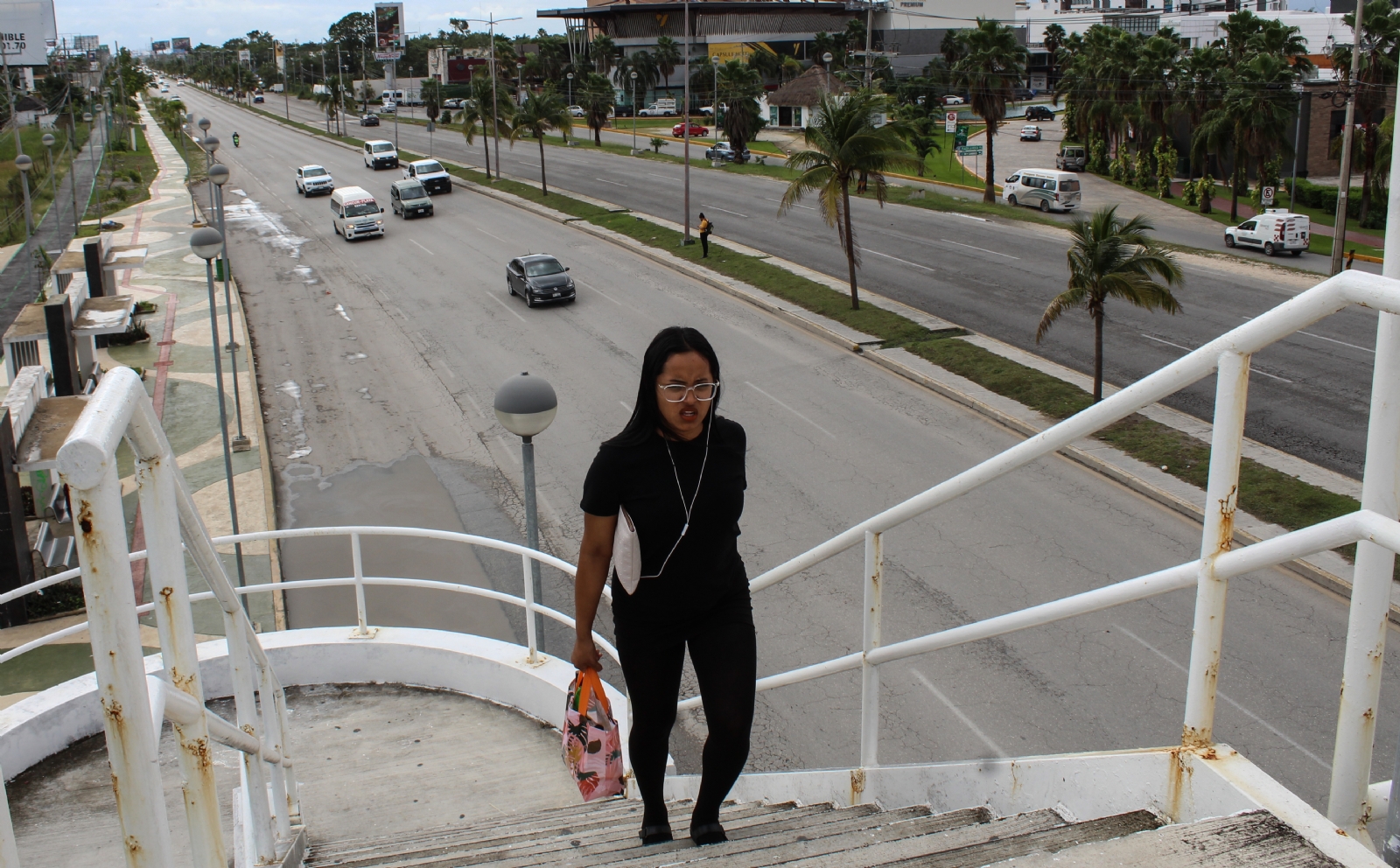 No más puentes peatonales en Cancún: Comuna