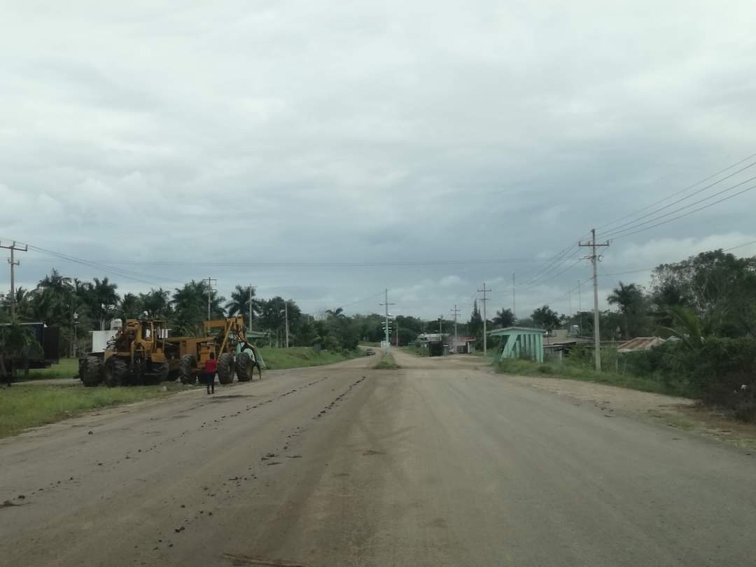 La Comisión Nacional de Emergencias mantiene en la zona patrullajes para alertar a los automovilistas