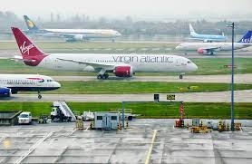 Reino Unido prohíbe vuelos de 14 países de Latinoamérica