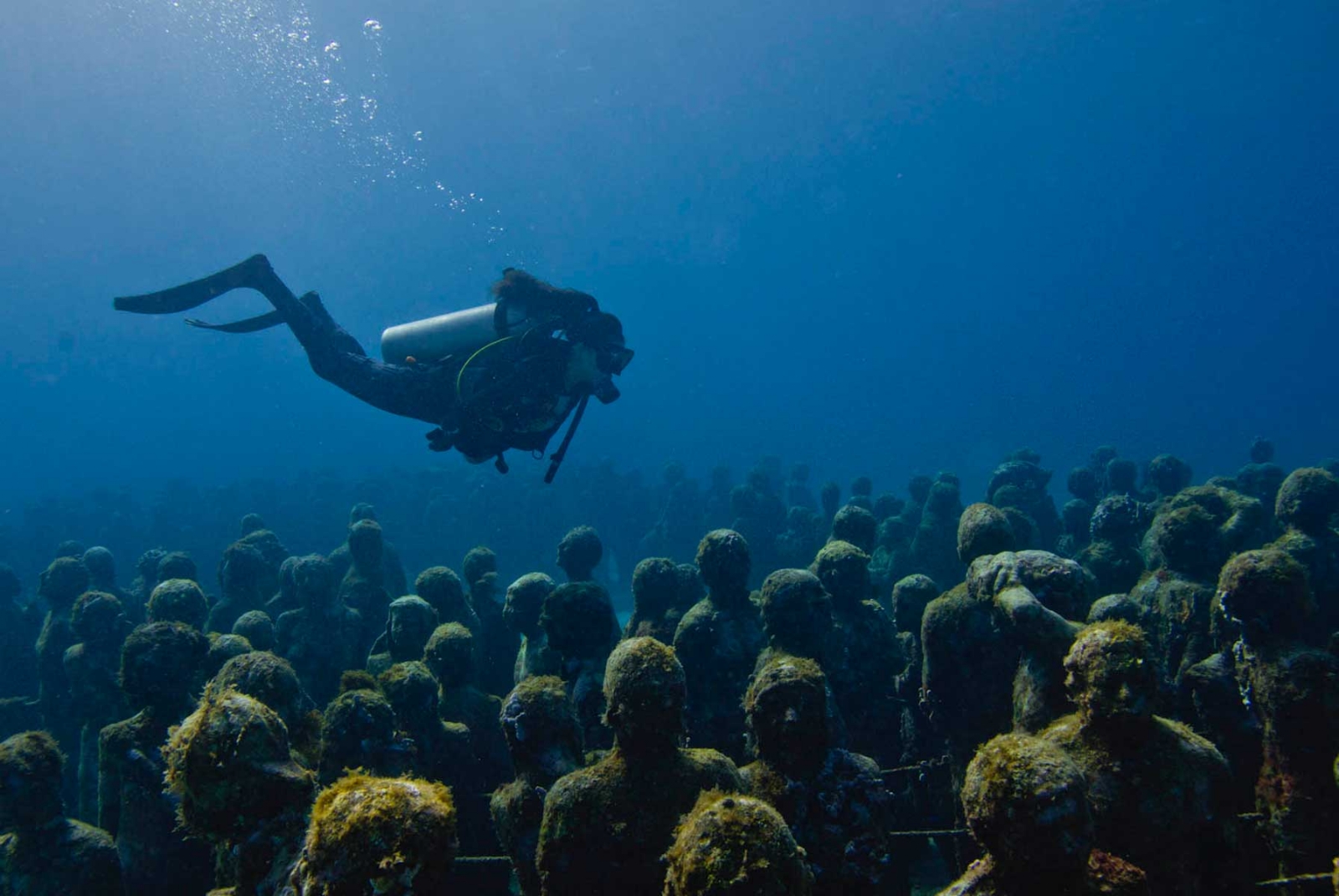 Museo Subacuático de Cancún, estatuas con historia.