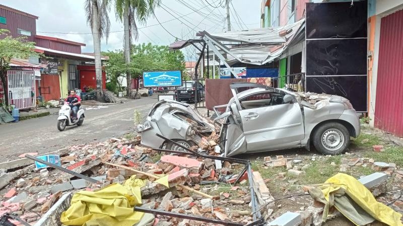 Sismo en Indonesia deja 34 muertos y más de 600 heridos: VIDEO