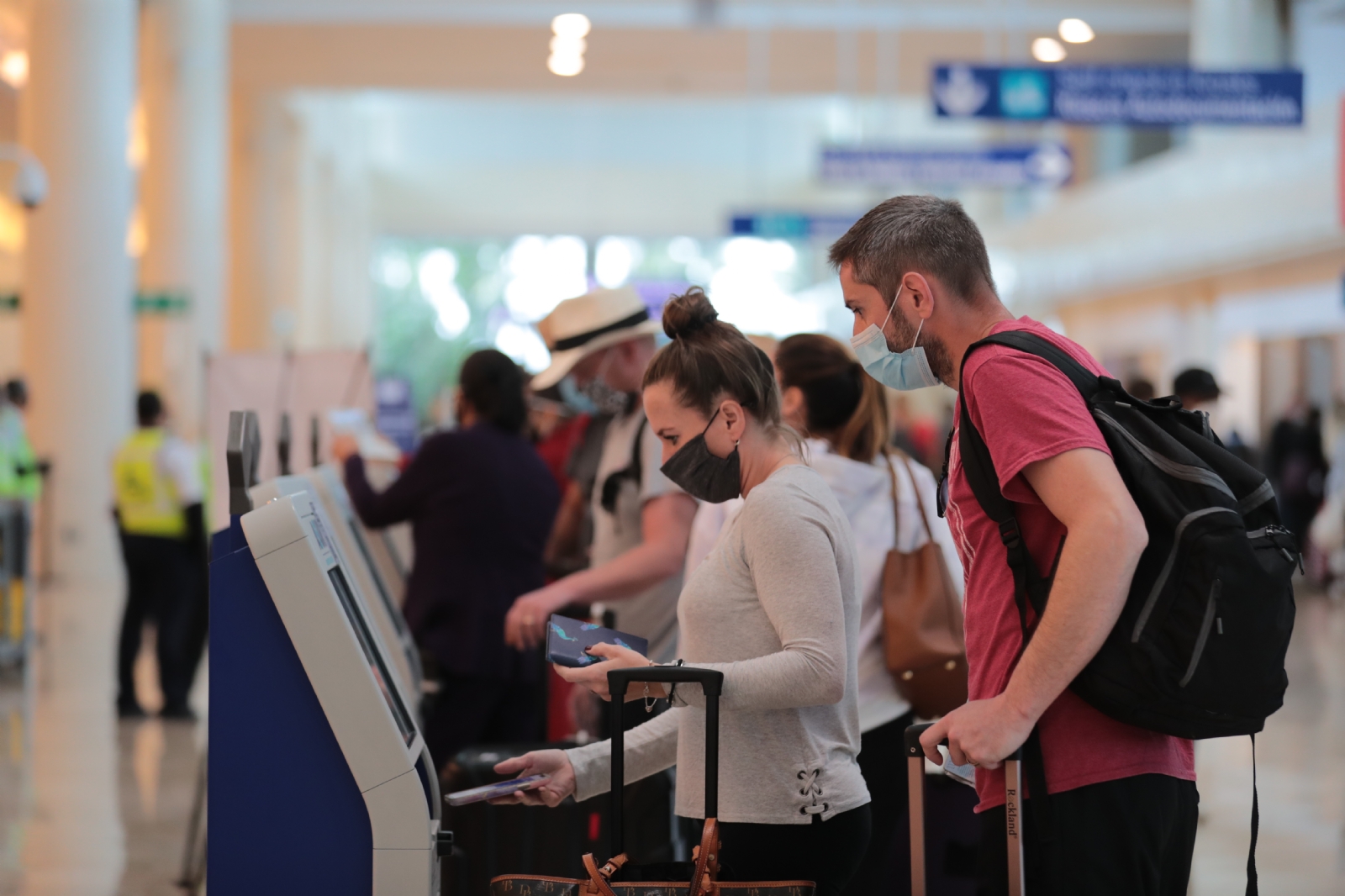 Regresa turismo español al Aeropuerto Internacional de Cancún