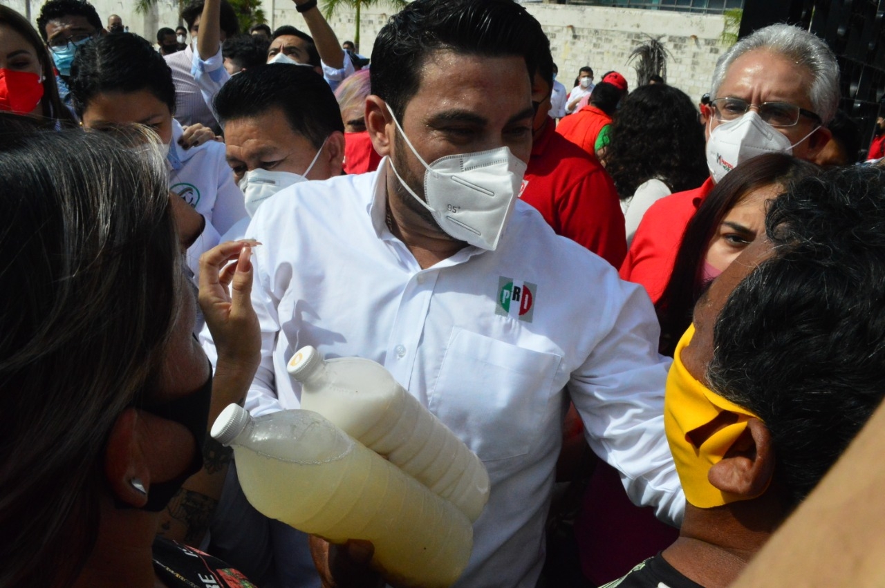 Sobrino de Alejandro Moreno se registra como candidato a gobernador de Campeche