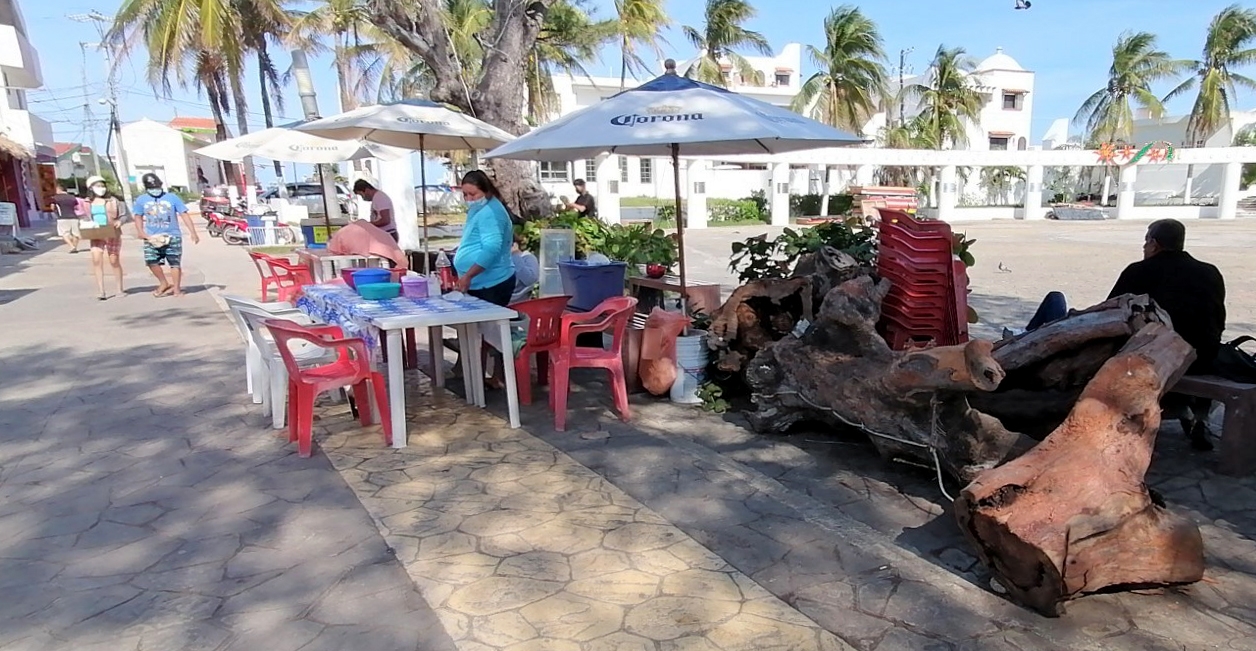 Centro Histórico de Isla Mujeres 'sepultado' en basura