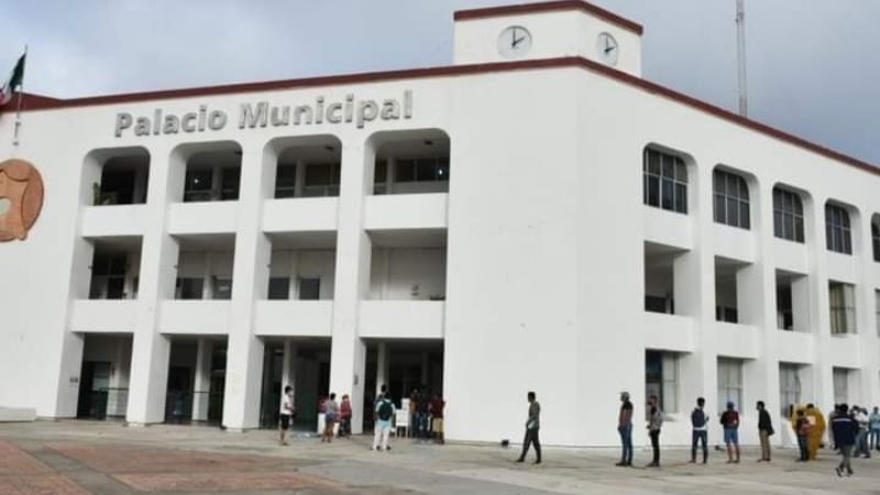 Otoniel Segovia intenta afectar bolsillos de los trabajadores del Cabildo de Chetumal