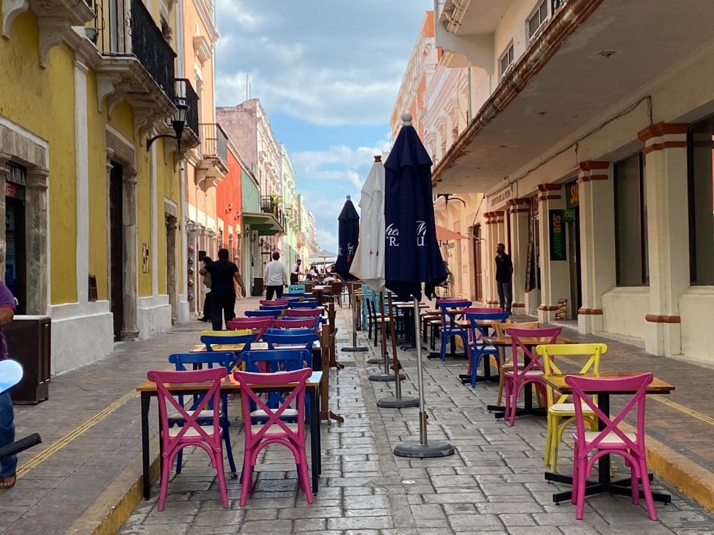 Así en Campeche la actividad comercial y turística con Semáforo Verde, ahora vacunarán a maestros