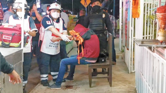 Apuñalan a jóvenes en taquería de Ciudad del Carmen