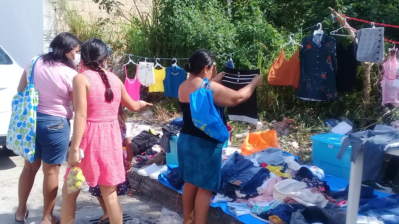 Bazaristas llegan a los tianguis de Playa del Carmen