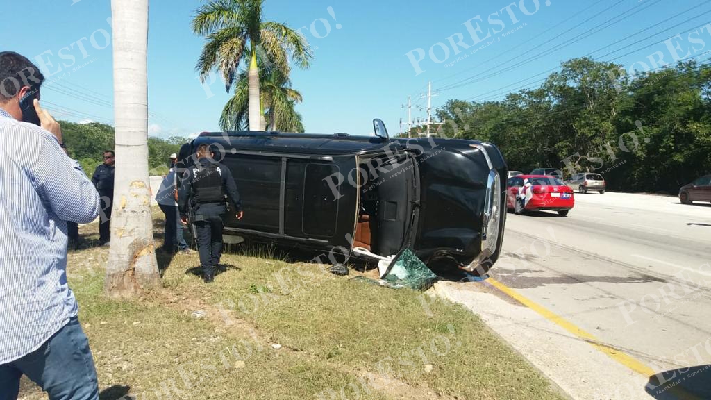 Presidente municipal de Tulum sufre accidente automovilístico en Chemuyil