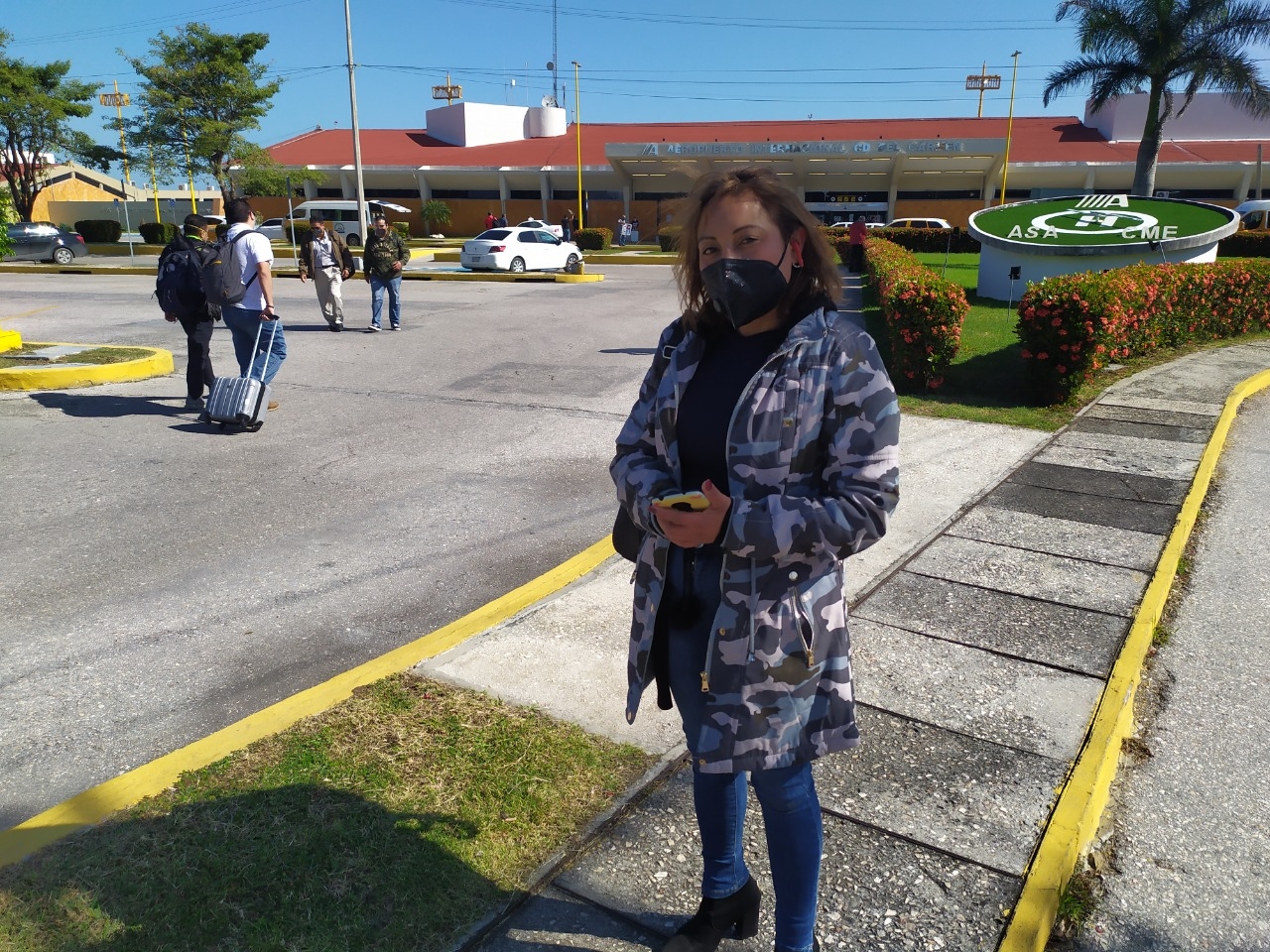 Viajeros se preocupan por el COVID-19 tras arribar en el Aeropuerto de Ciudad del Carmen