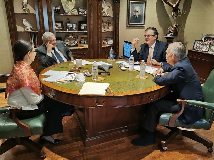 Marcelo Ebrard también estuvo presente en la conversación