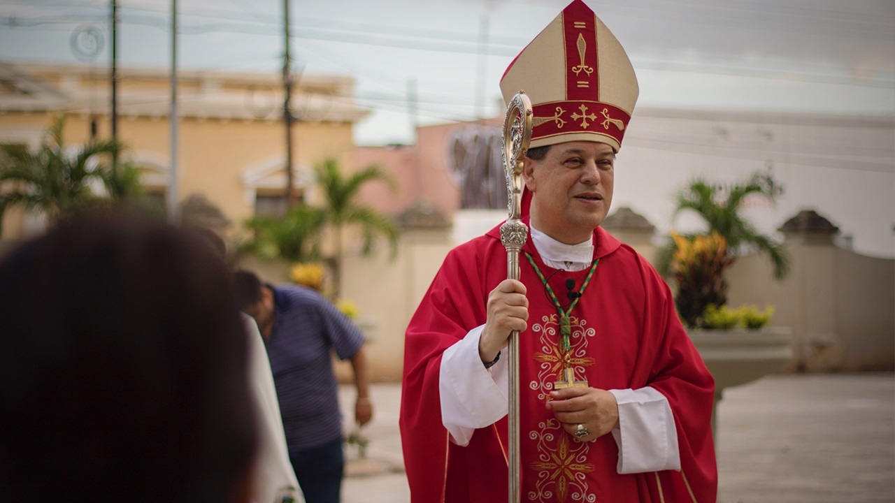 Arzobispo de Yucatán, Gustavo Rodríguez Vega, da positivo a COVID-19