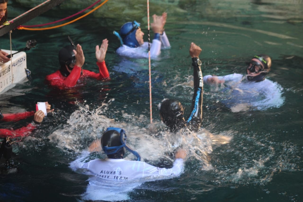 Rompen récord mundial en el Cenote Ucil, Cenotillo