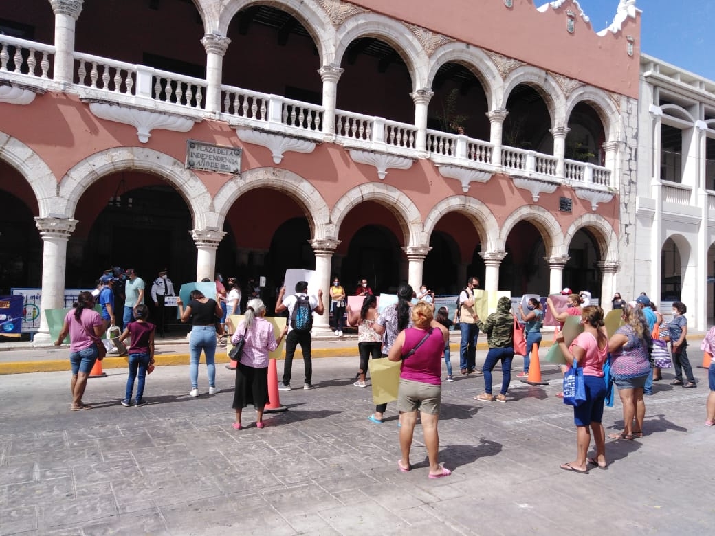 Pepenadores protestan frente al Palacio Municipal de Mérida: VIDEO