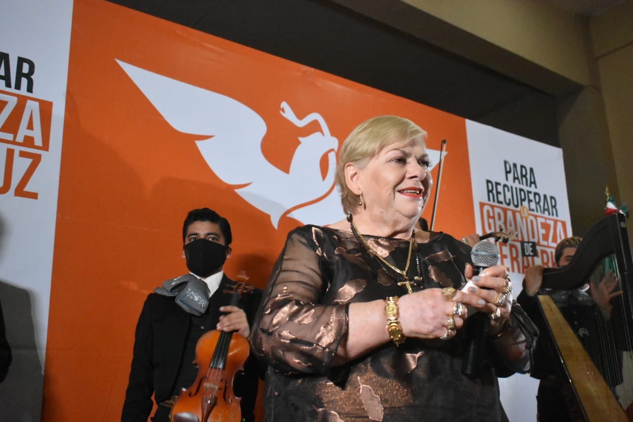 Paquita la del Barrio es nombrada precandidata a diputada local en Veracruz