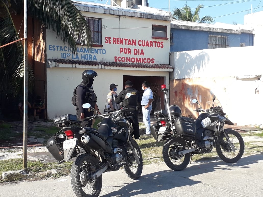 Indigentes invaden una casa desocupada en Ciudad del Carmen