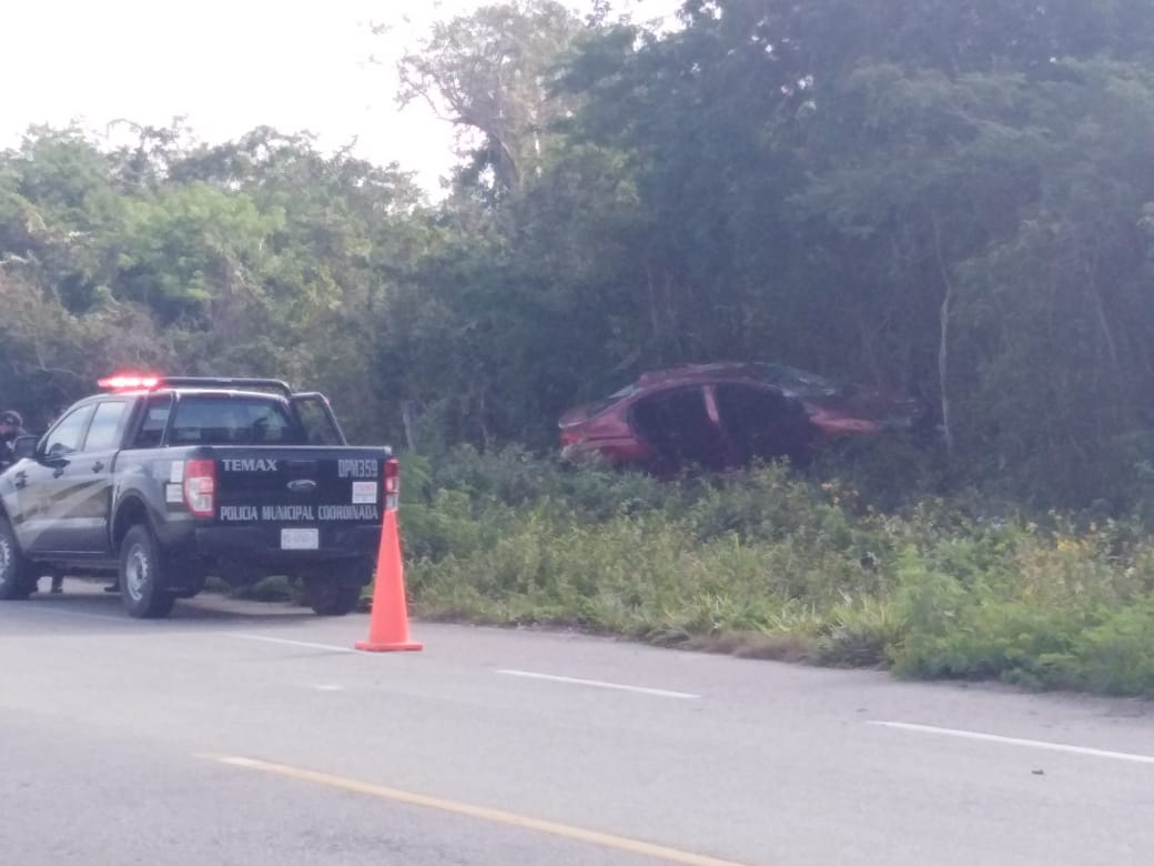 El incidente ocurrió por ahí de las 9 de la mañana cuando el conductor del vehículo perdió el control.