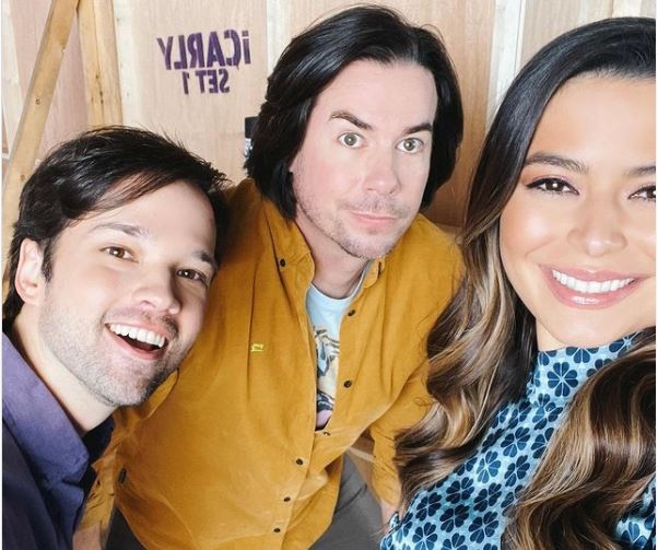 Miranda Cosgrove comparte nueva foto de 'iCarly!'