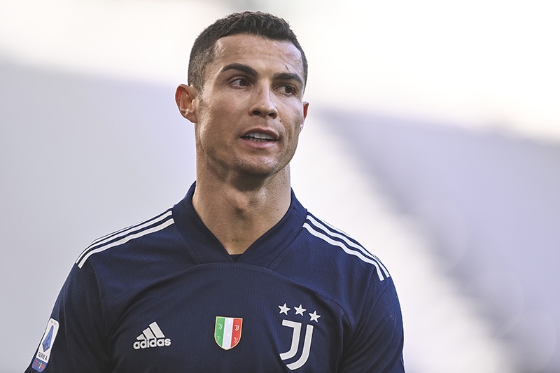 Cristiano Ronaldo está bajo investigación por no acatar normas contra COVID-19