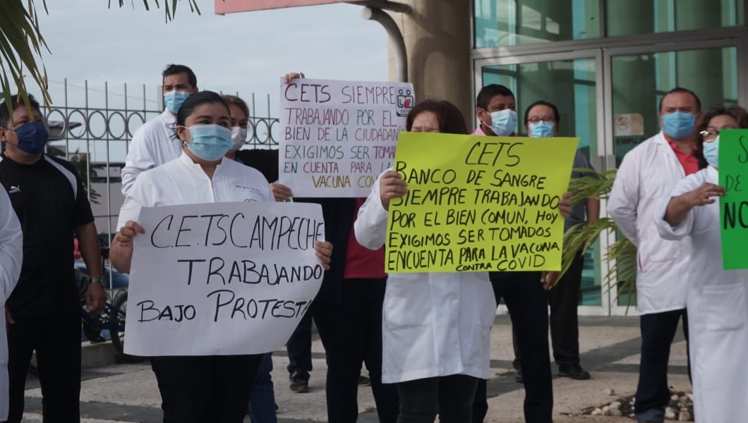 Siguen las manifestaciones por falta de vacunación a personal de salud en Campeche