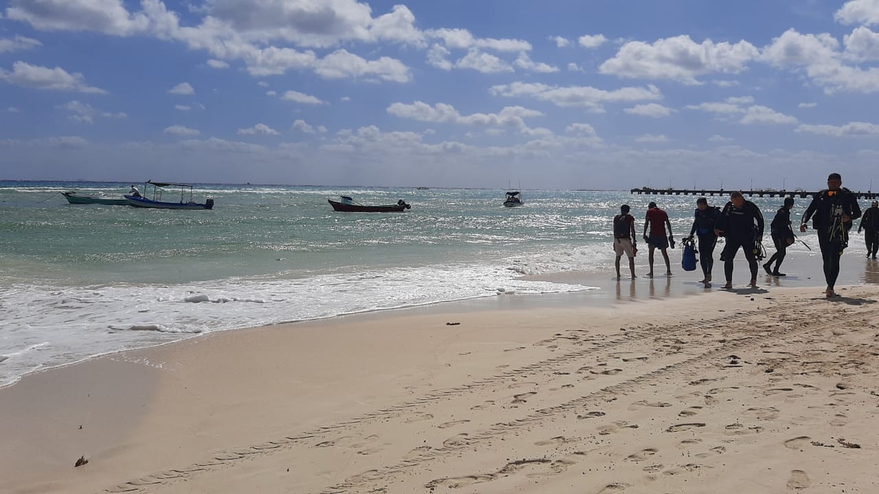 Bañistas en Playa del Carmen ignoran medidas de higiene :VIDEO