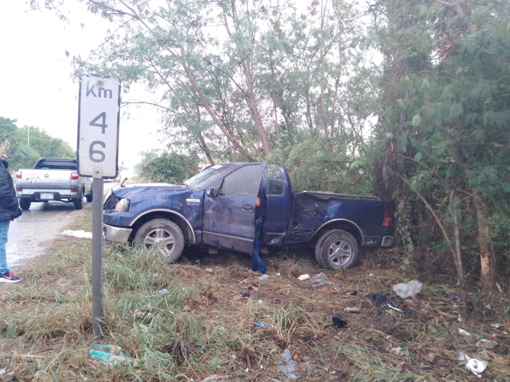 Familia protagoniza aparatoso accidente sobre el Periférico de Mérida