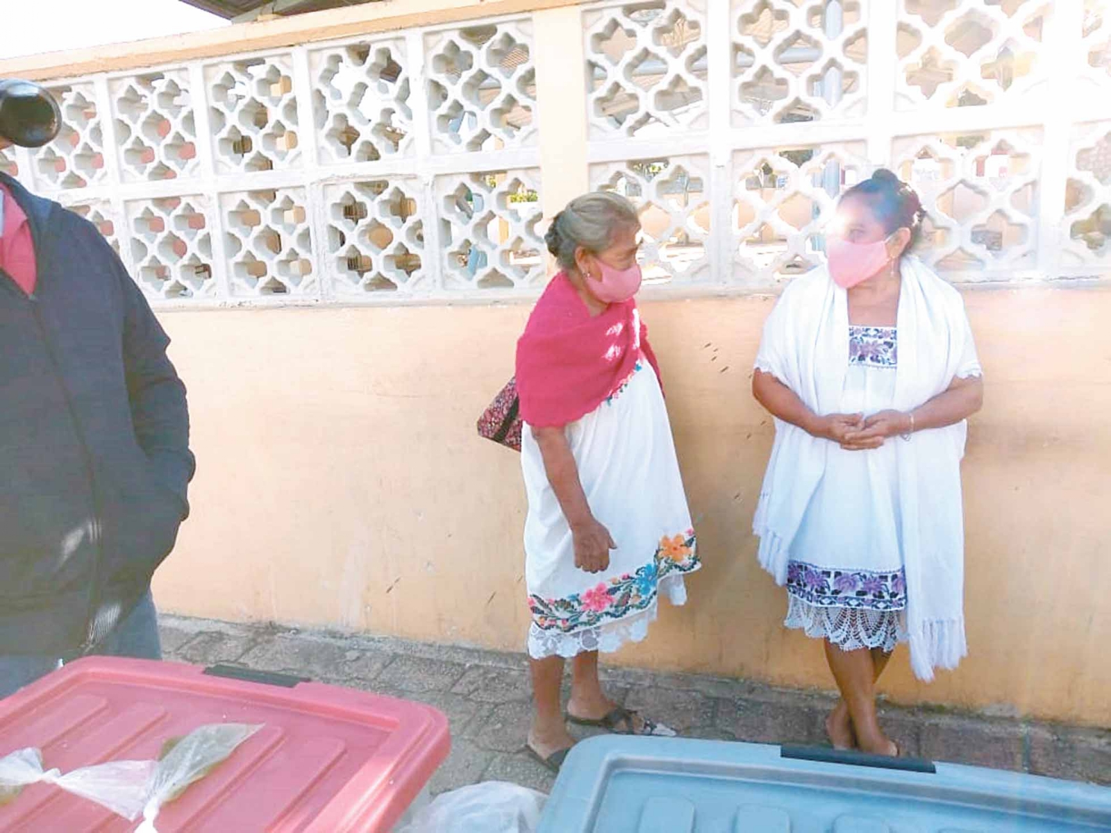 Huipil bordado, vestimenta maya en riesgo de desaparecer en Campeche