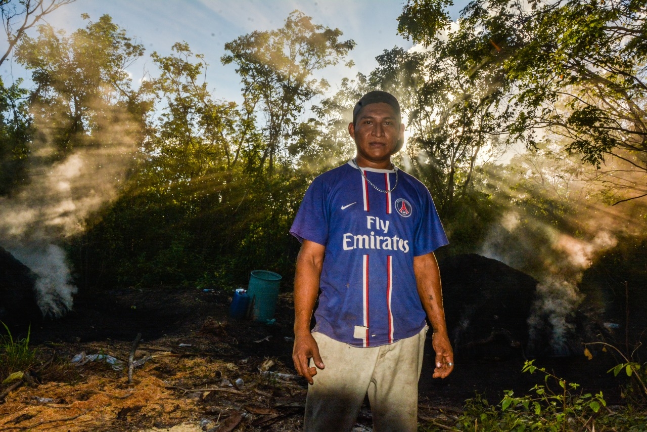 Productores de carbón señalan que este arte milenario es difícil y deja pocas ganancias