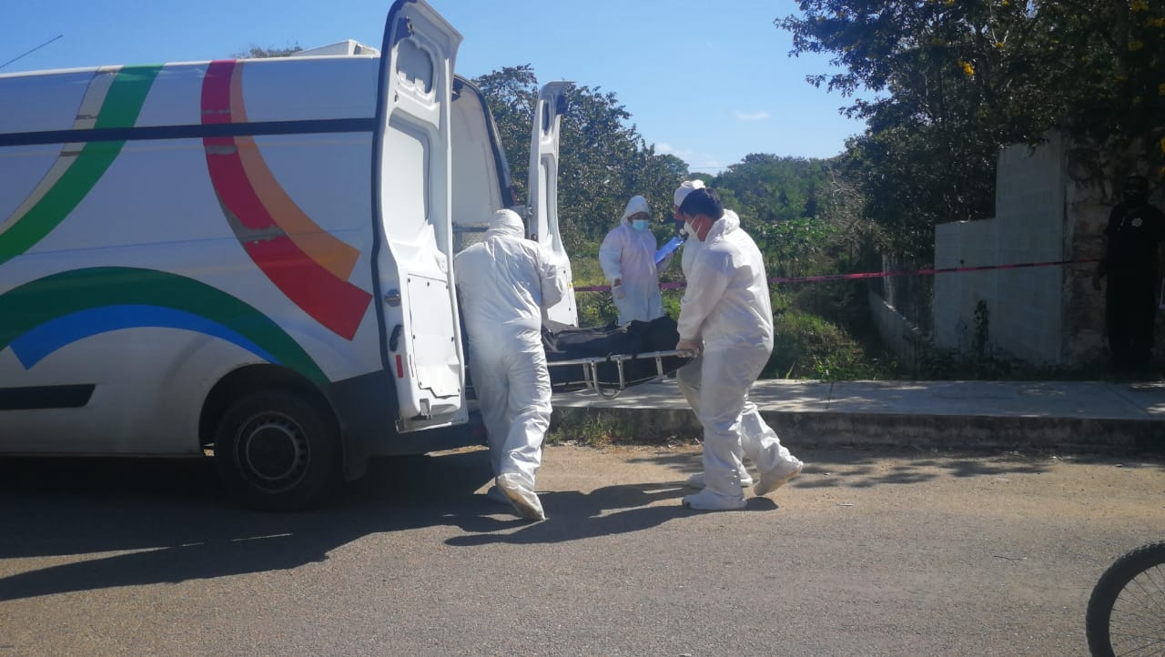 Registran el quinto suicidio del año, un hombre se ahorca de un árbol en Calkiní