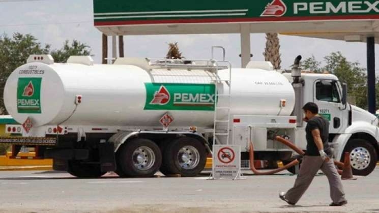 Robo de pipas de Pemex igual a huachicoleo de ductos