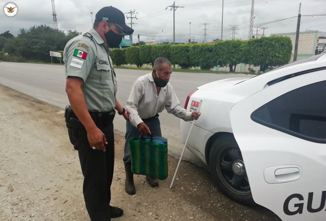 Hombre de la tercera edad se extravía en carretera de Campeche