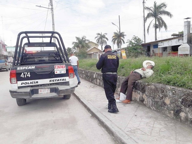 Abuelito con dificultad para respirar moviliza paramédicos en Candelaria