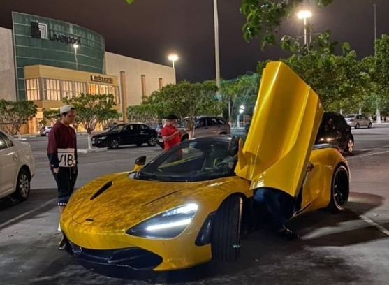 Autos de lujo asombran a fanáticos automotrices en Mérida: FOTOS