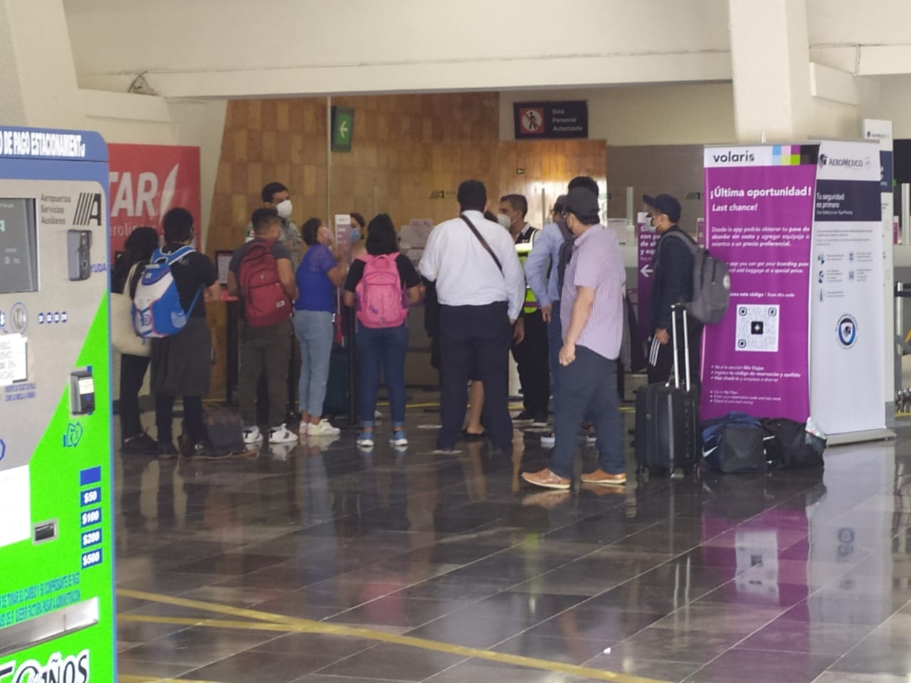 Volaris deja a 9 pasajeros en el aeropuerto de Ciudad del Carmen