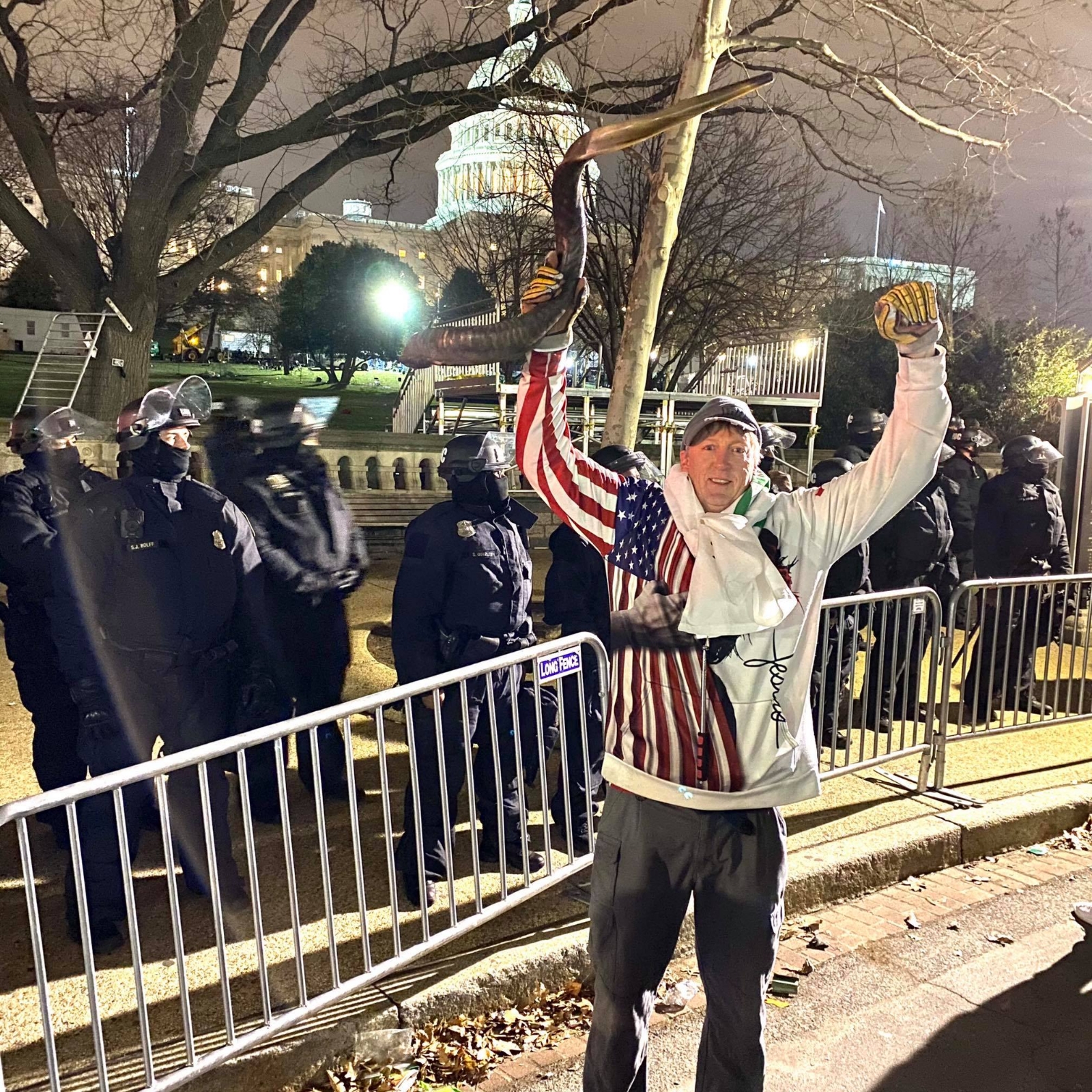 Exjugador de la NBA estuvo en protestas del Capitolio