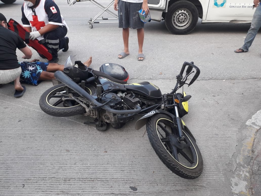 Motociclista arrollado termina en el hospital en Ciudad del Carmen