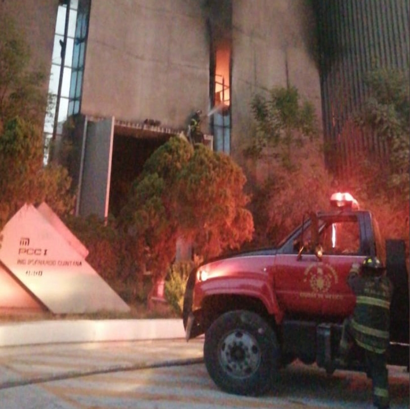 Reportan incendio en el Centro de Control del Metro de CDMX