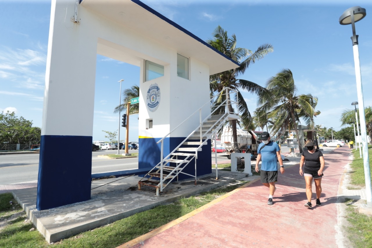 Casetas de policía abandonadas en Cancún tienen otros usos