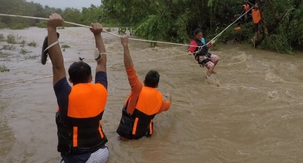 Tifón deja 11 muertos y siete desaparecidos en Filipinas