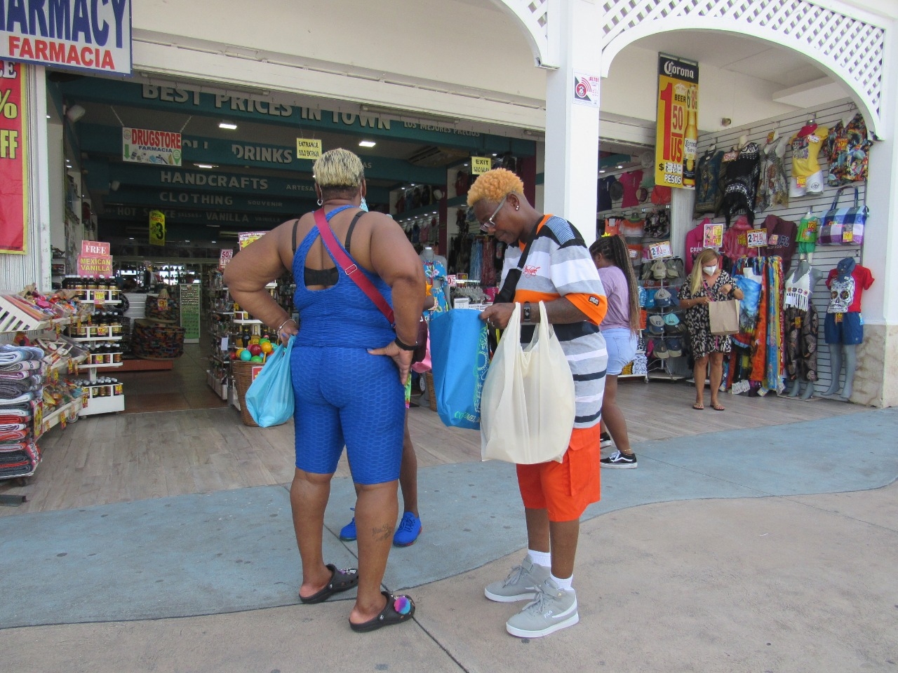 Cruceristas prefieren contratar tours que recorrer comercios de Cozumel