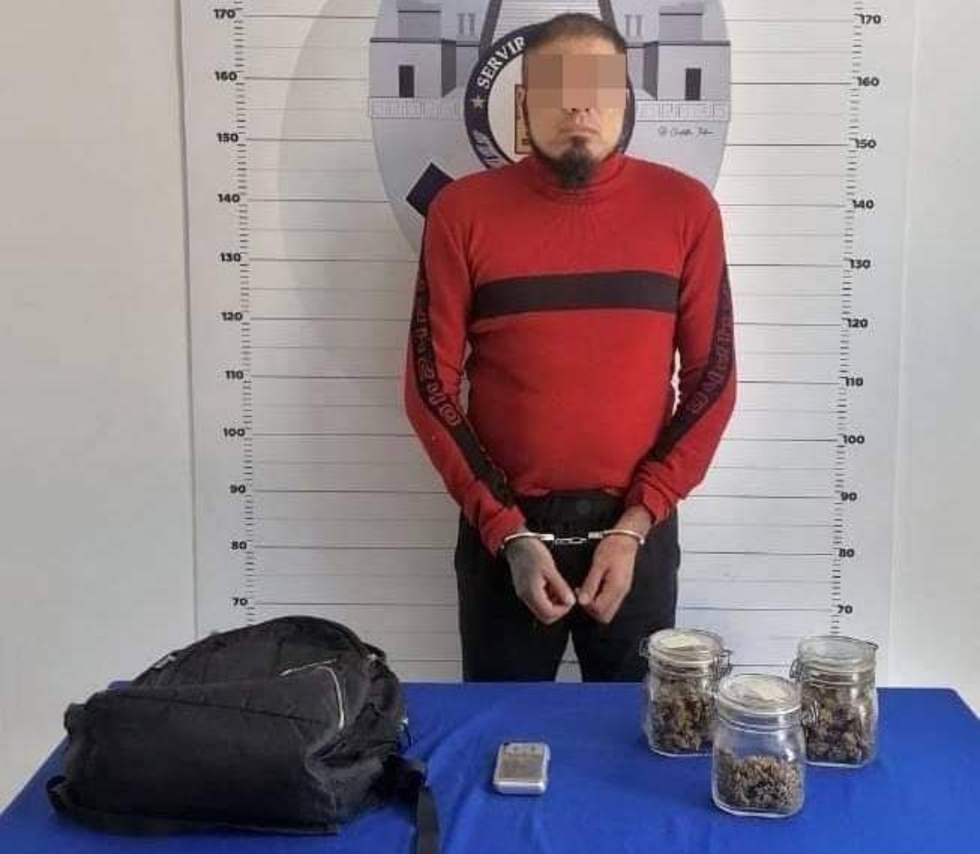 Detienen a hombre con frascos de marihuana en la Región 200 de Cancún