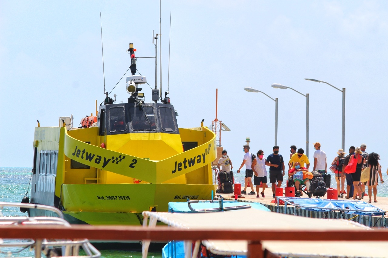 Realizan operativos de vigilancia sanitaria tras aumento de actividad naviera en Cancún