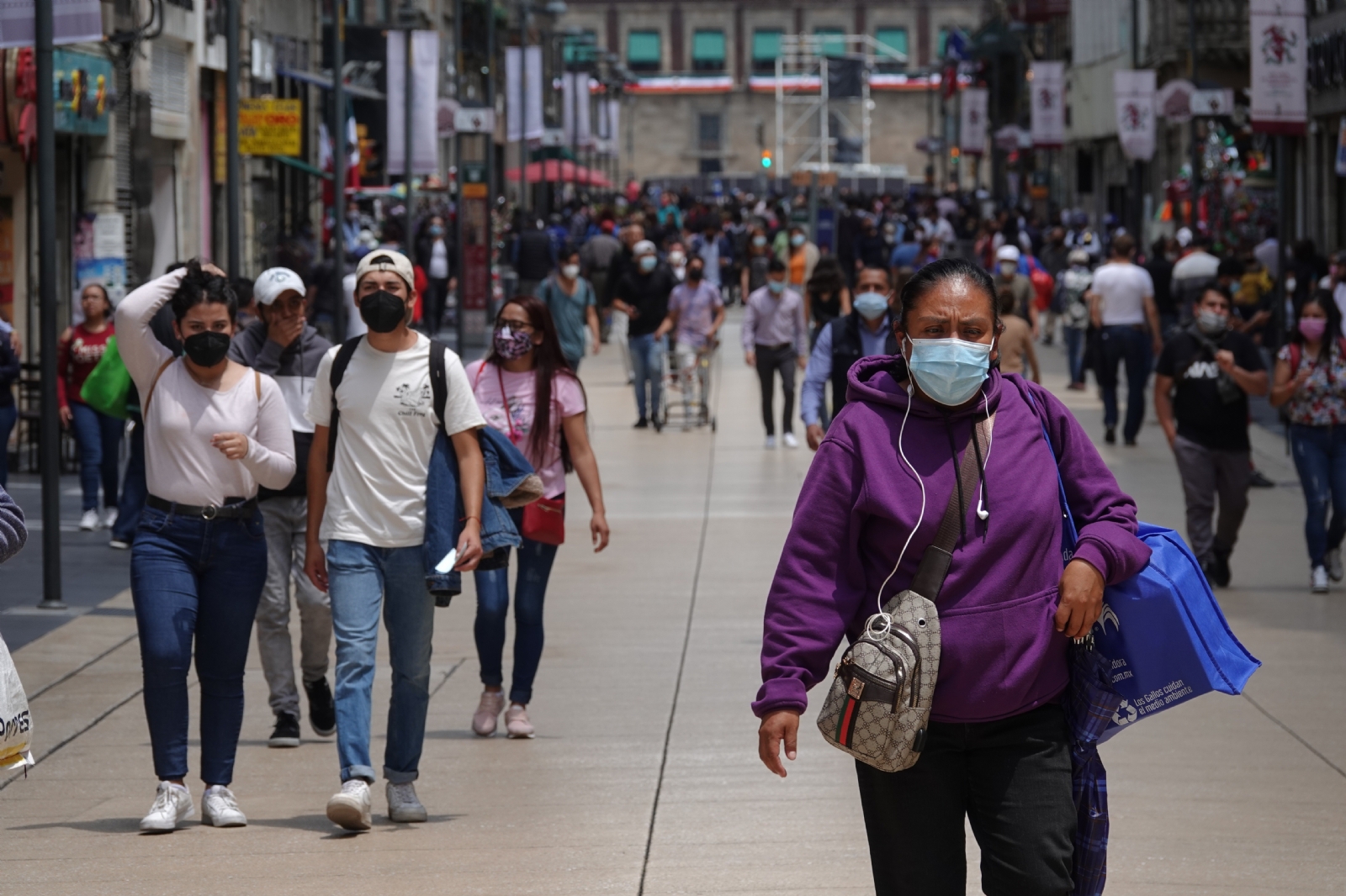 Autoridades capitalinas informaron que continúa el descenso en el número de personas hospitalizadas y contagios por COVID-19