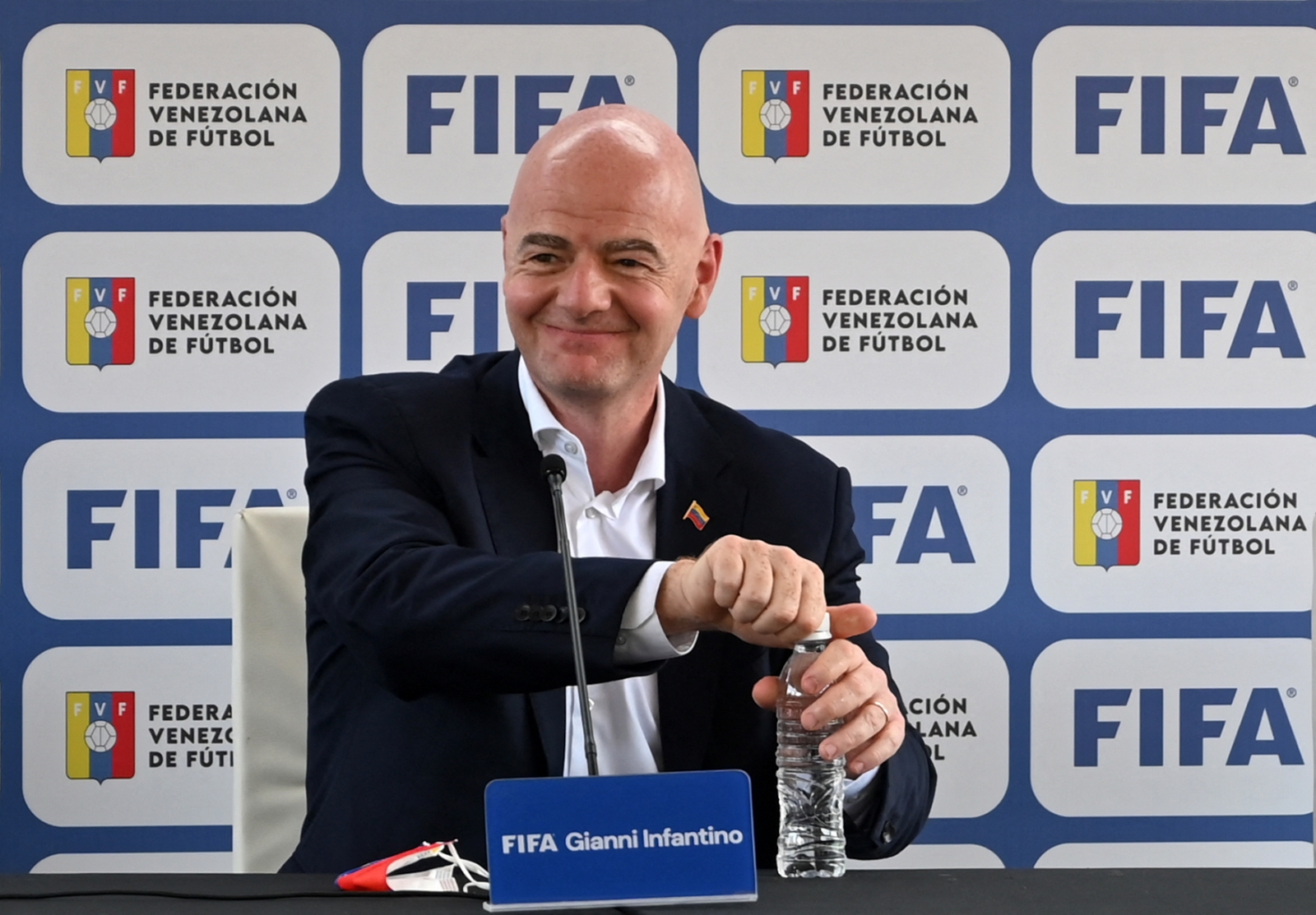 FIFA engloba 211 países, recordó Infantino, todos con "derecho a soñar" con la competición, dijo